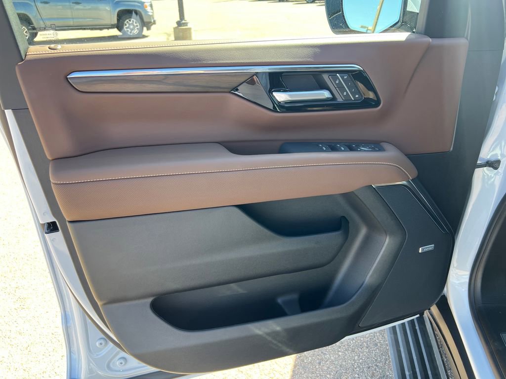 New 2026 Chevrolet Suburban High Country image 10