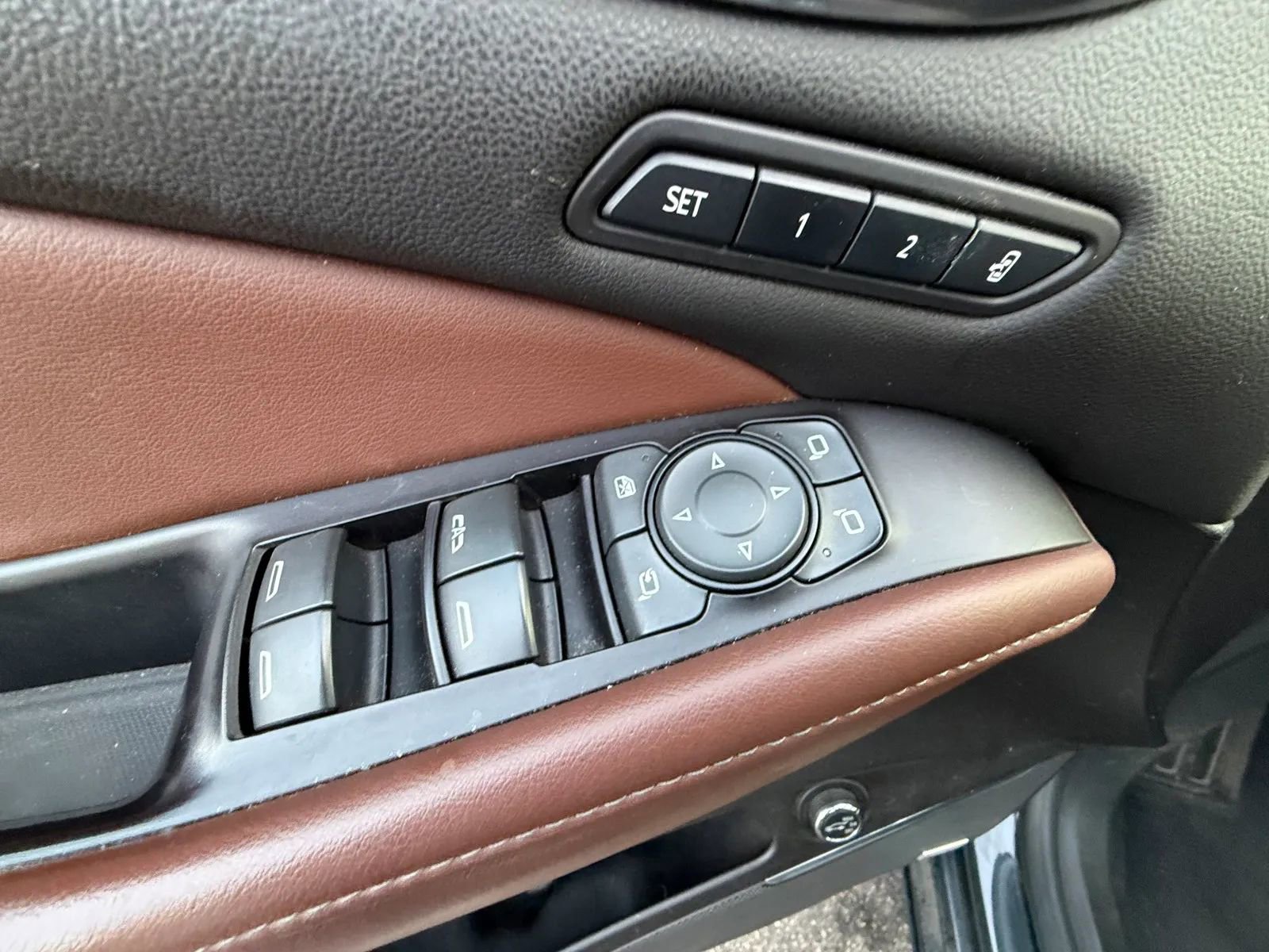 Used 2020 Buick Enclave Avenir w/ Avenir Technology Package image 16