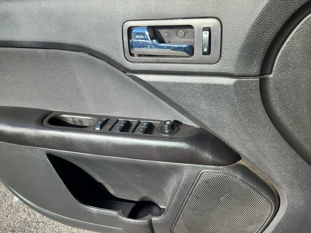 Used 2012 Ford Fusion SE FWD image 9