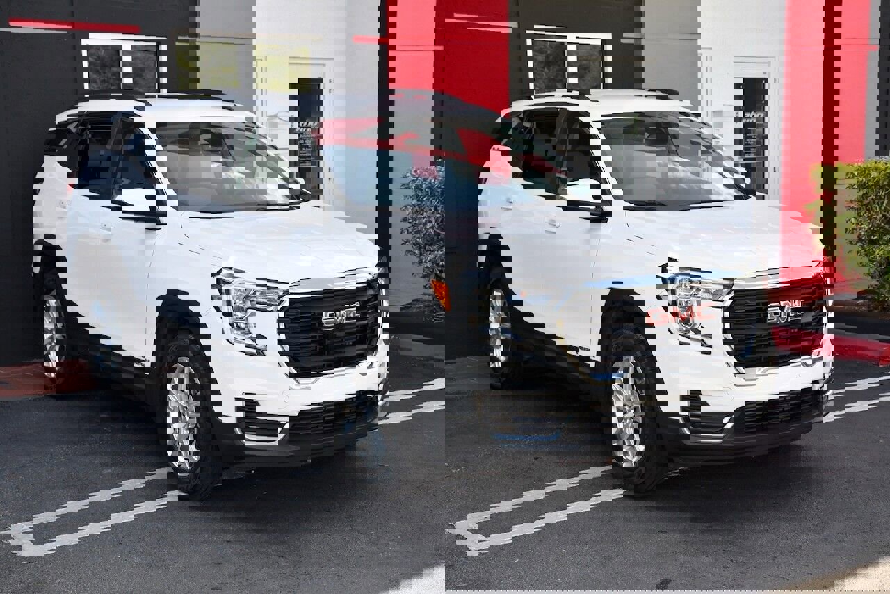 Used 2023 GMC Terrain SLE w/ Driver Convenience Package