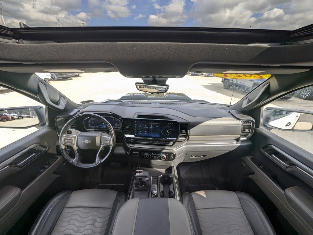 Used 2024 Chevrolet Silverado 1500 ZR2 w/ Technology Package image 33