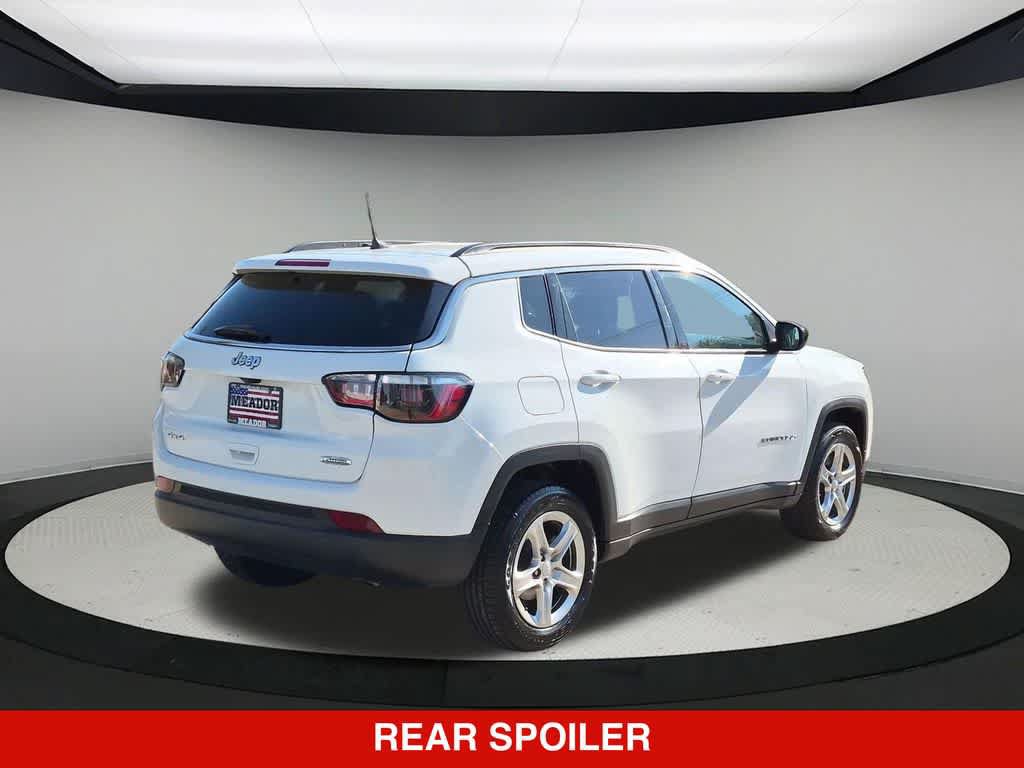Used 2024 Jeep Compass Latitude AWD/4WD image 7