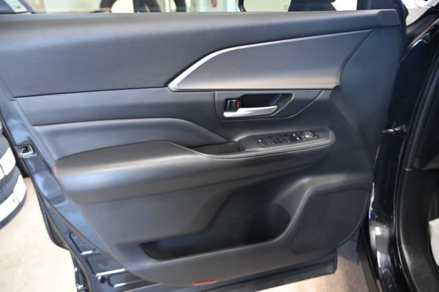 Used 2024 Toyota Grand Highlander AWD image 26