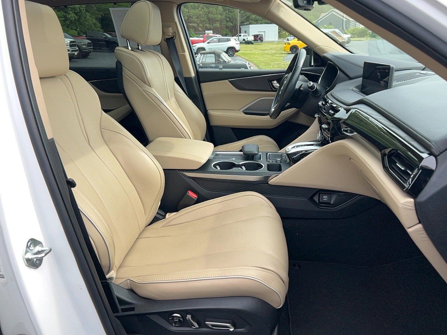 Used 2023 Acura MDX AWD/4WD image 22