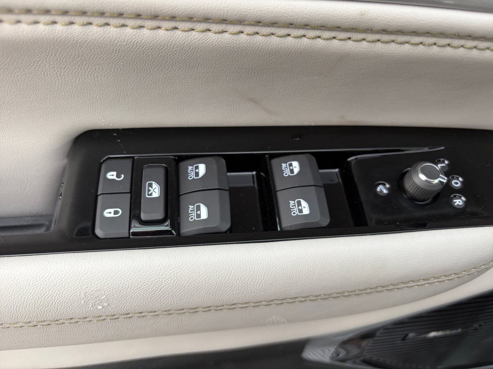 New 2026 Jeep Grand Wagoneer Limited AWD/4WD image 16
