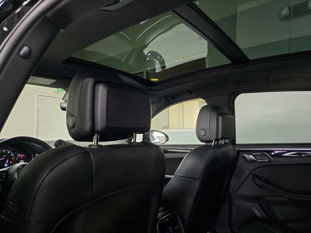 Used 2024 Porsche Macan image 24