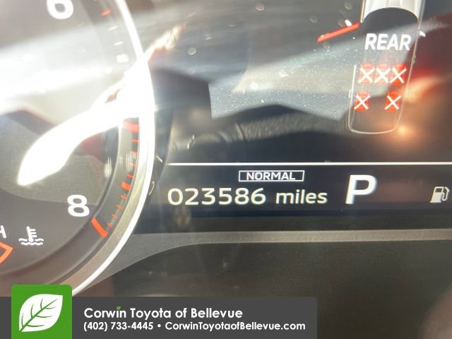 Used 2025 Mitsubishi Outlander SE image 17