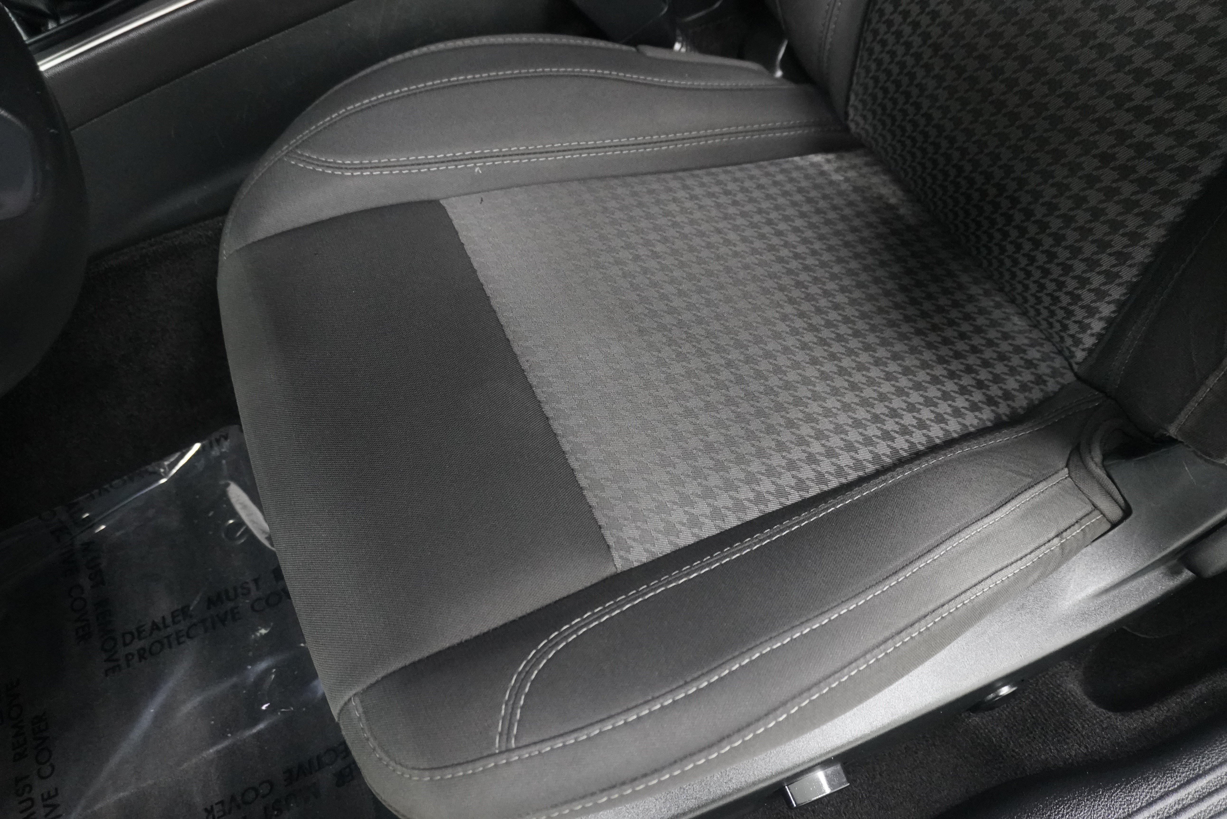 Used 2019 Dodge Challenger SXT RWD image 11