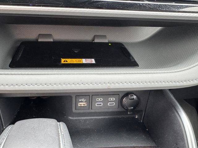 Used 2025 Toyota Highlander Platinum AWD/4WD image 56