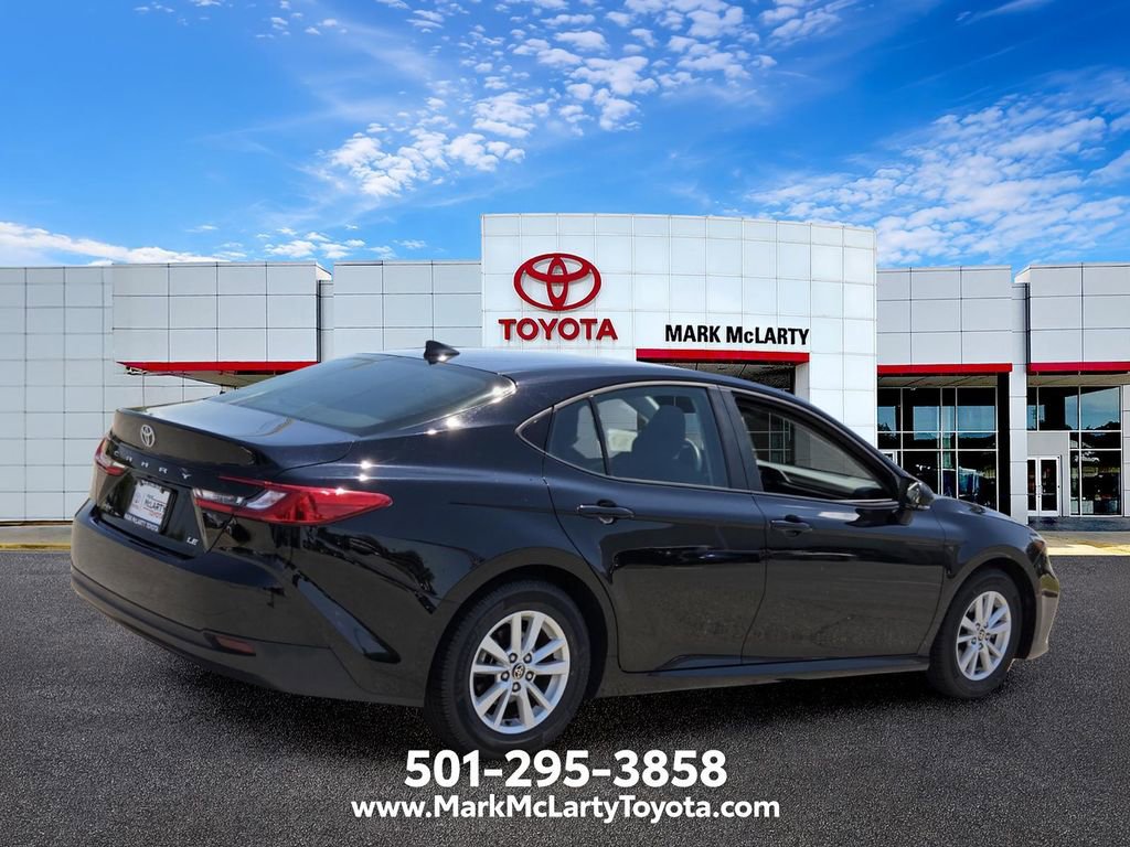 Used 2025 Toyota Camry LE FWD image 5