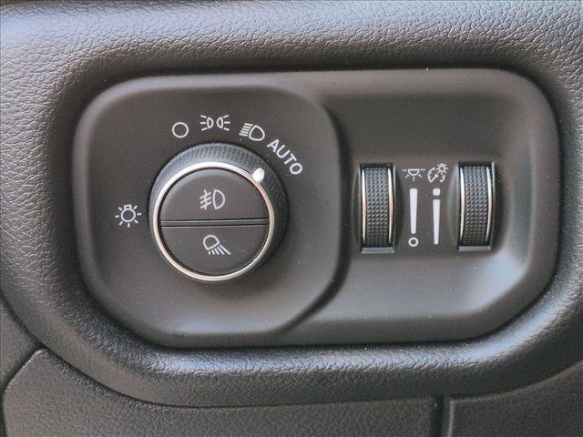 Used 2020 RAM 1500 Laramie AWD/4WD image 17