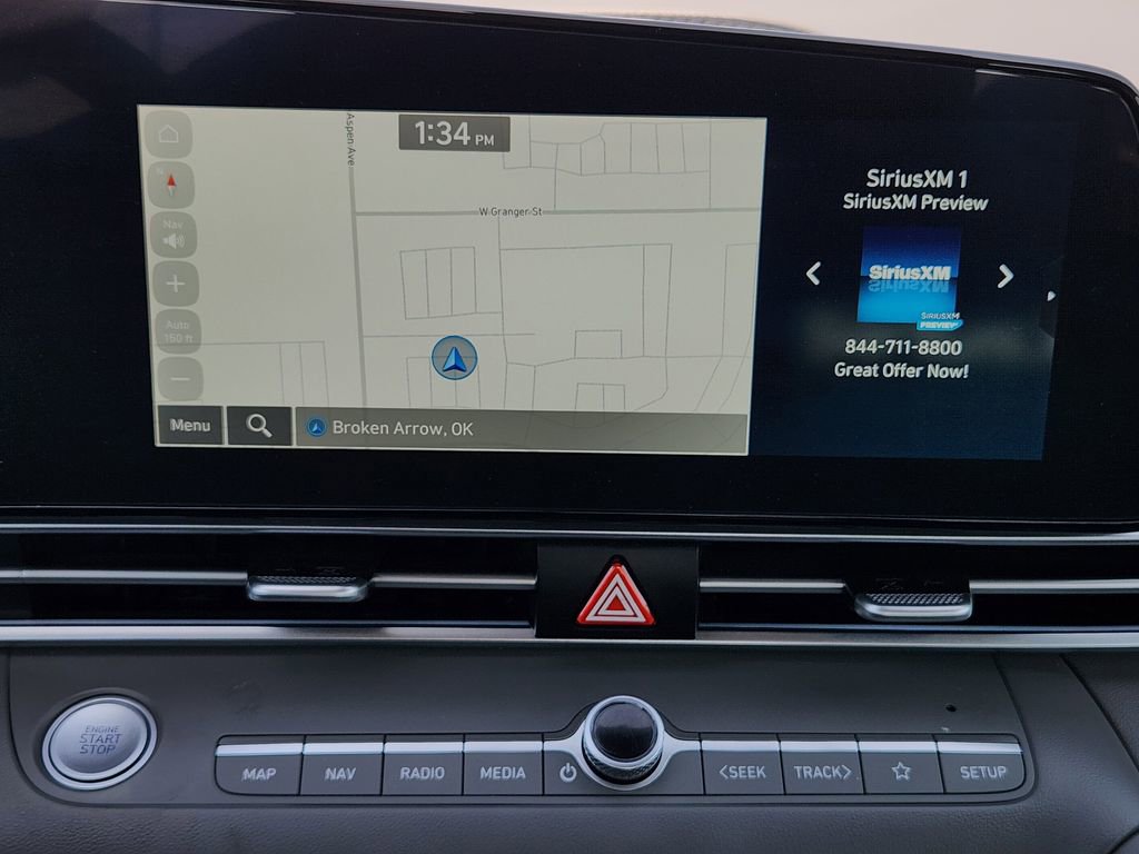 Used 2025 Hyundai Elantra SEL image 21