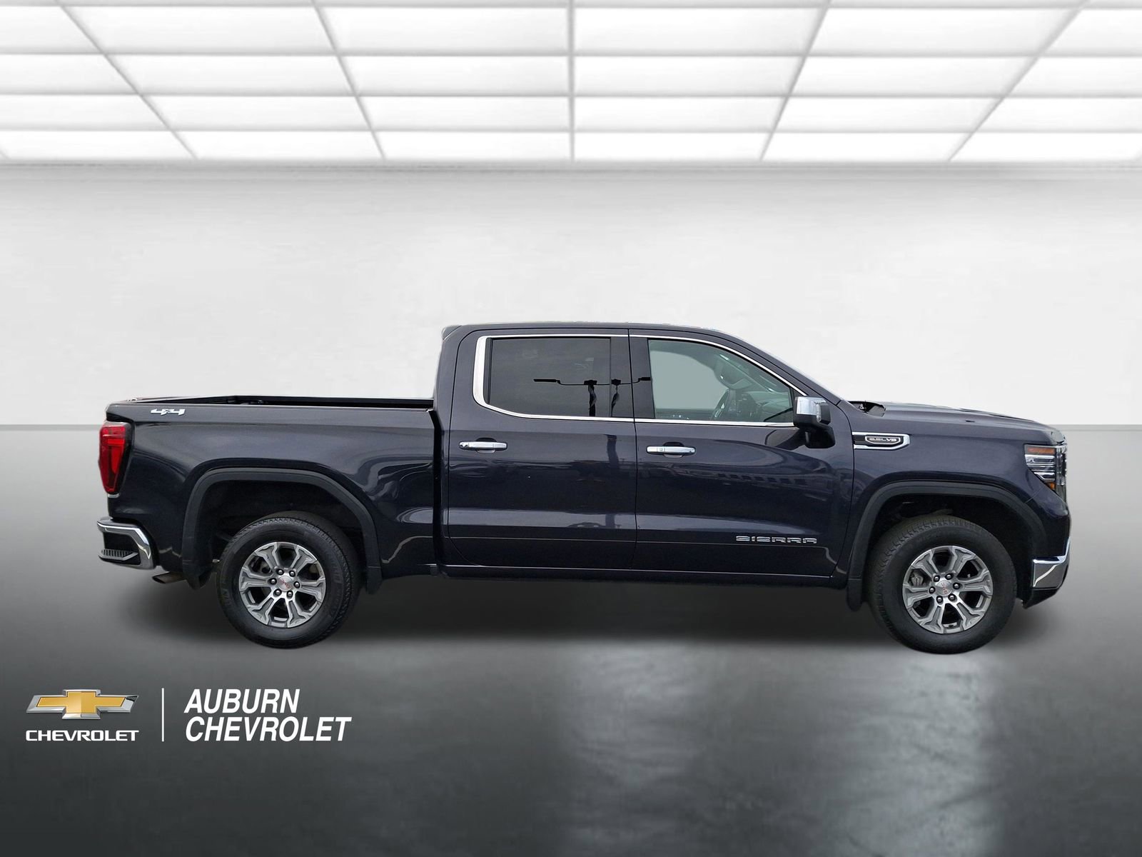 Certified 2024 GMC Sierra 1500 SLT image 2