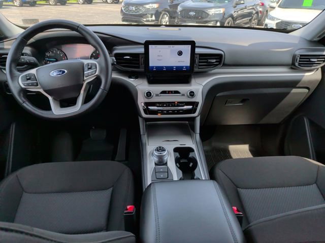 Certified 2023 Ford Explorer XLT image 2