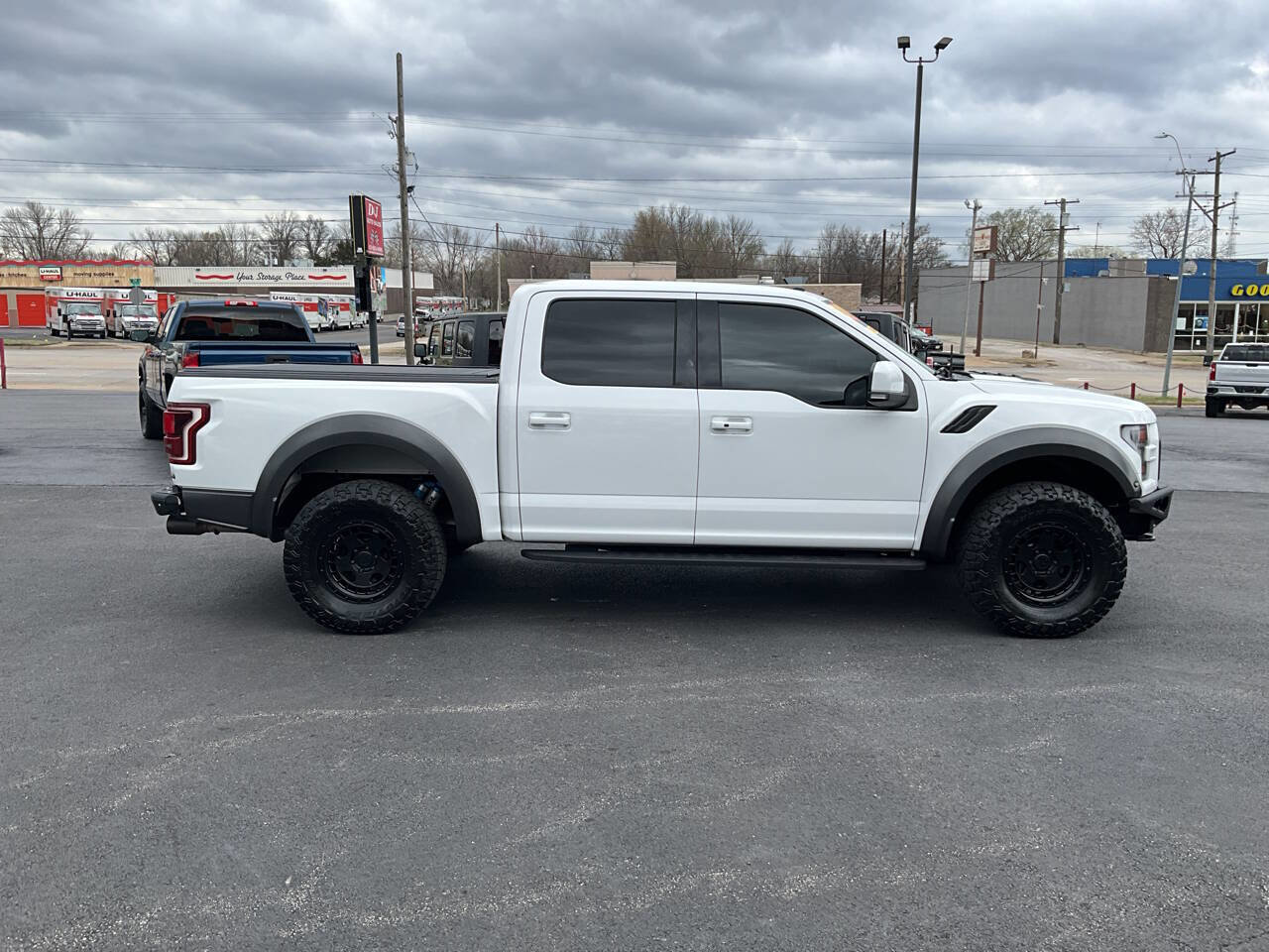 Used 2018 Ford F150 Raptor w/ Equipment Group 802A Luxury image 6