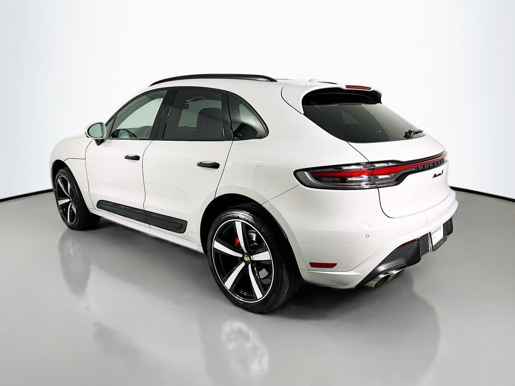 Certified 2022 Porsche Macan S AWD/4WD image 3
