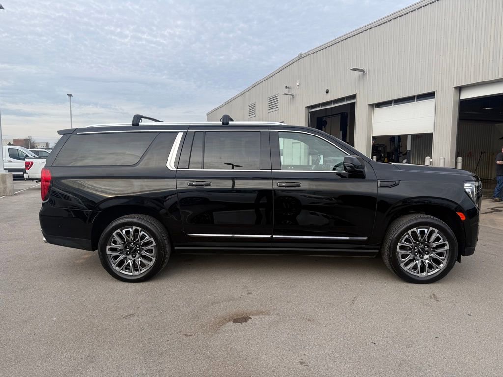Used 2023 GMC Yukon XL Denali Ultimate image 34