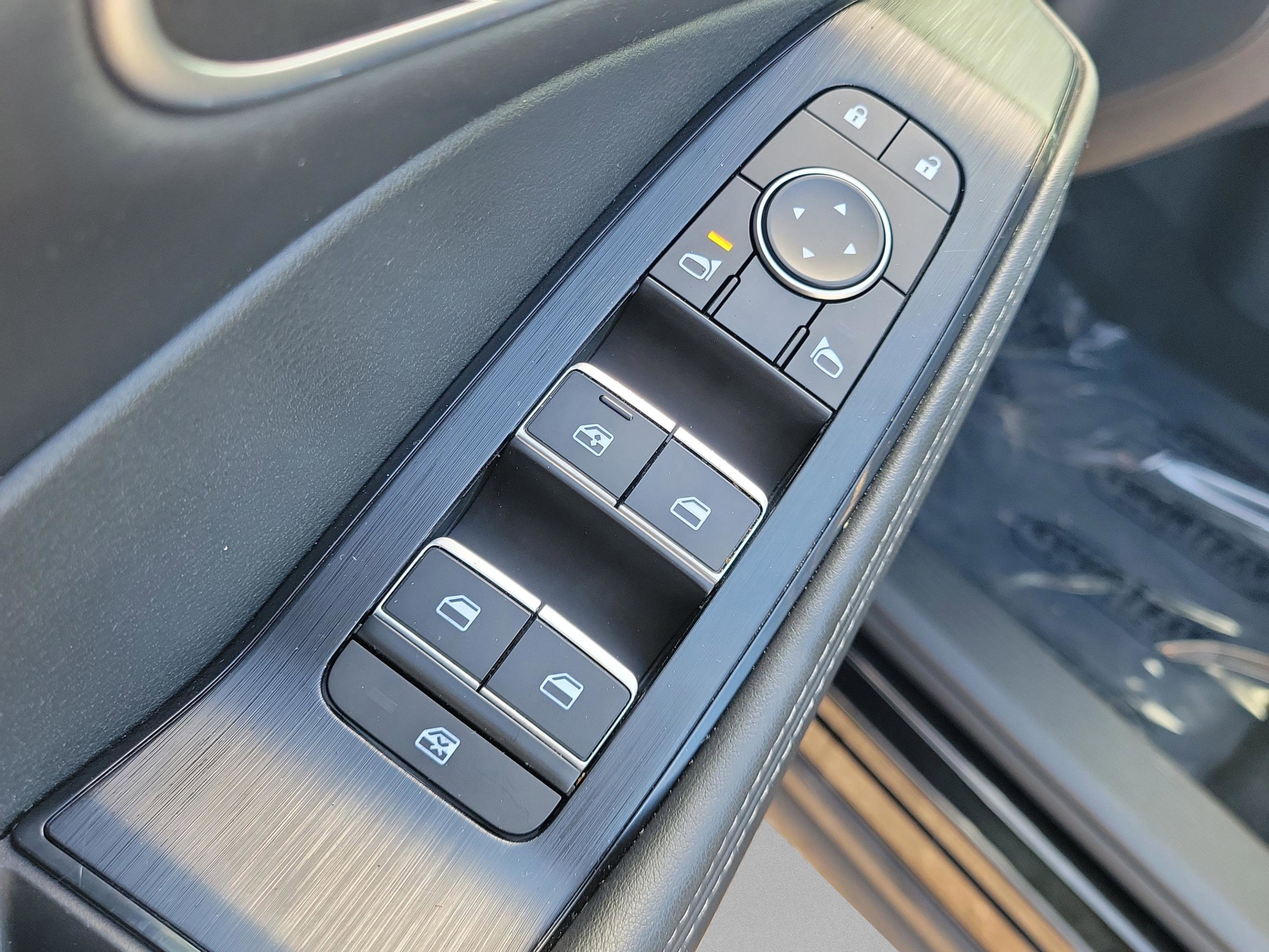 Certified 2021 Nissan Rogue SL image 17