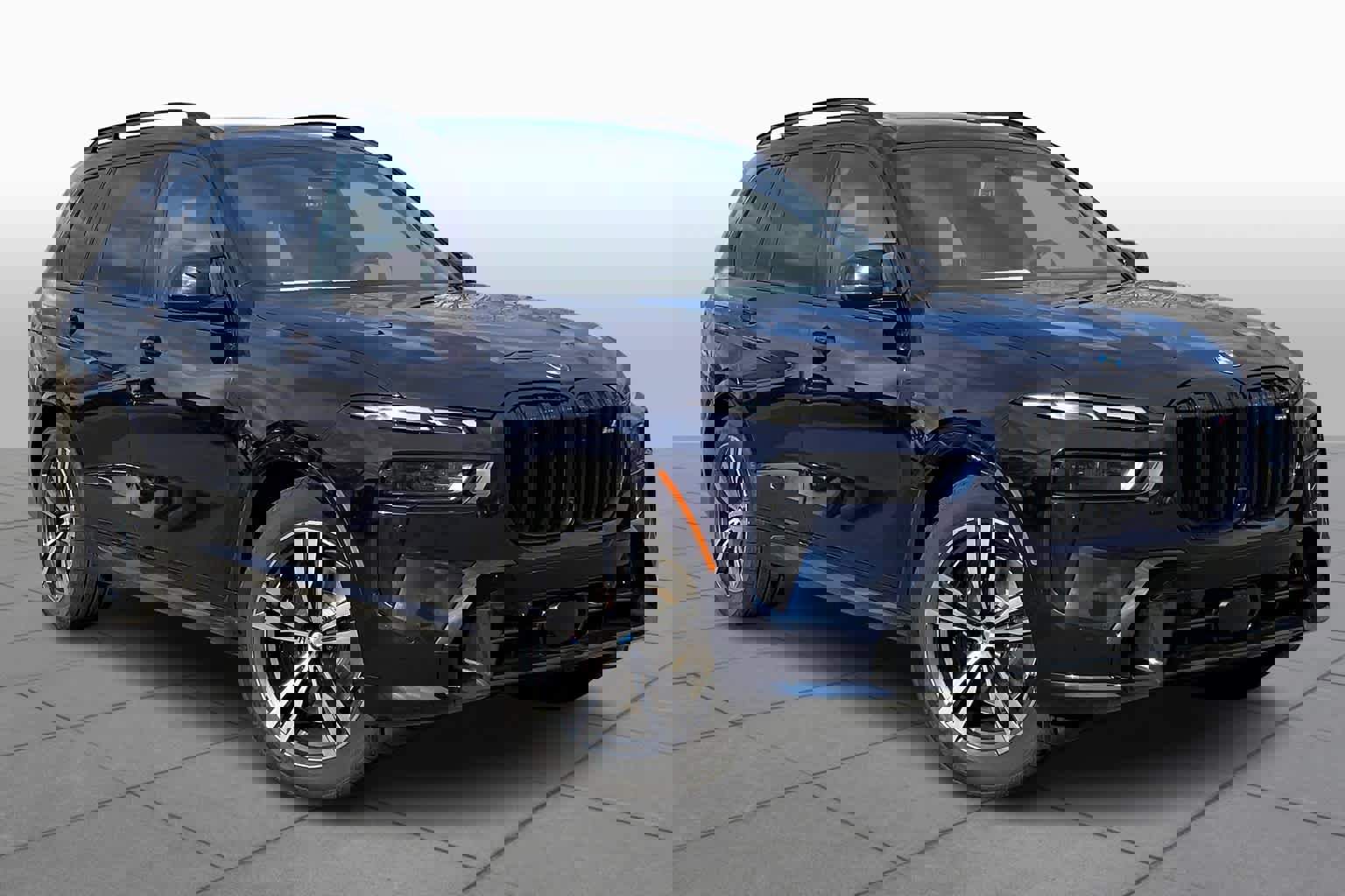 New 2025 BMW X7 M60i image 2