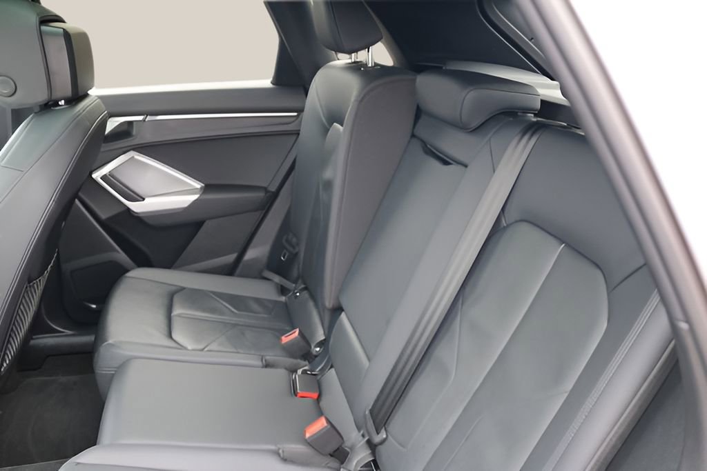 Used 2025 Audi Q3 2.0T Premium image 15