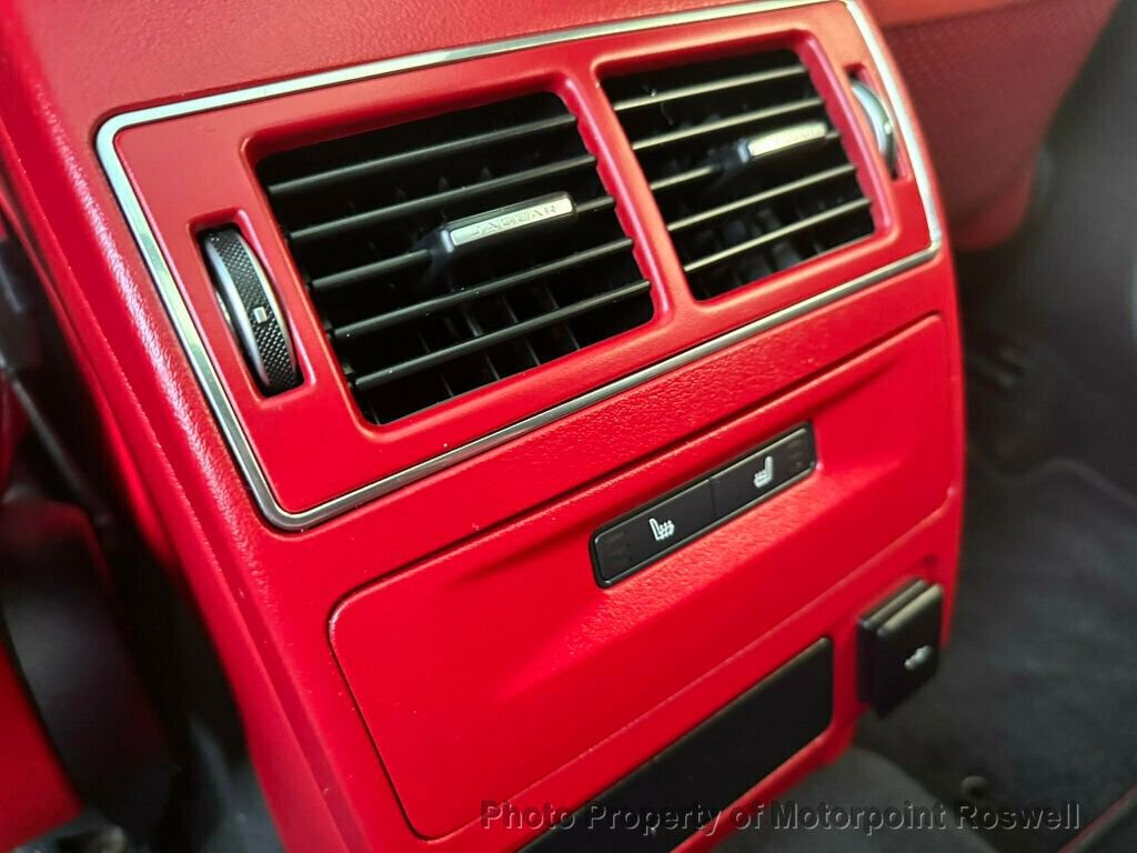 Used 2022 Jaguar F-PACE SVR image 21