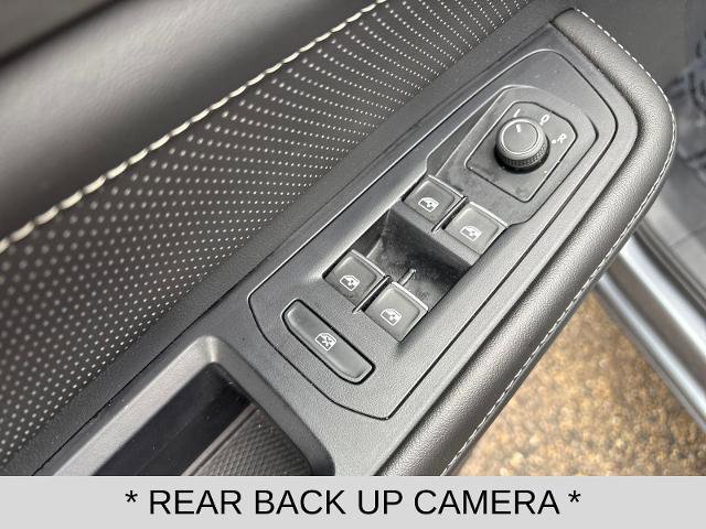 Used 2025 Volkswagen Atlas Cross Sport SE image 11