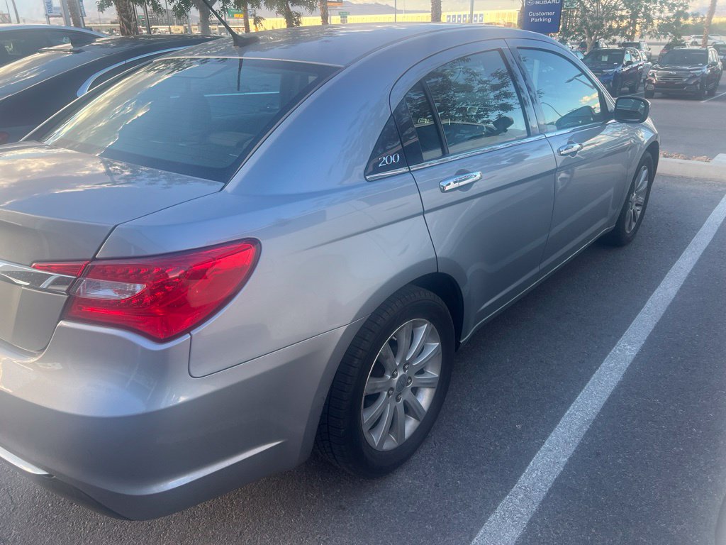 Used 2014 Chrysler 200 Touring FWD image 5