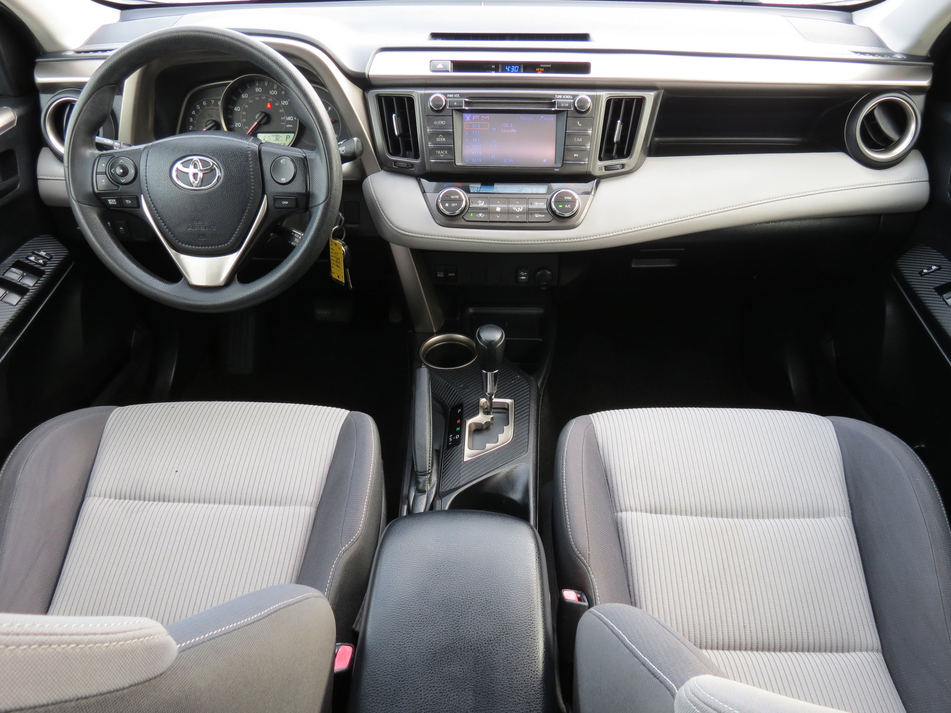 Used 2013 Toyota RAV4 XLE FWD image 10