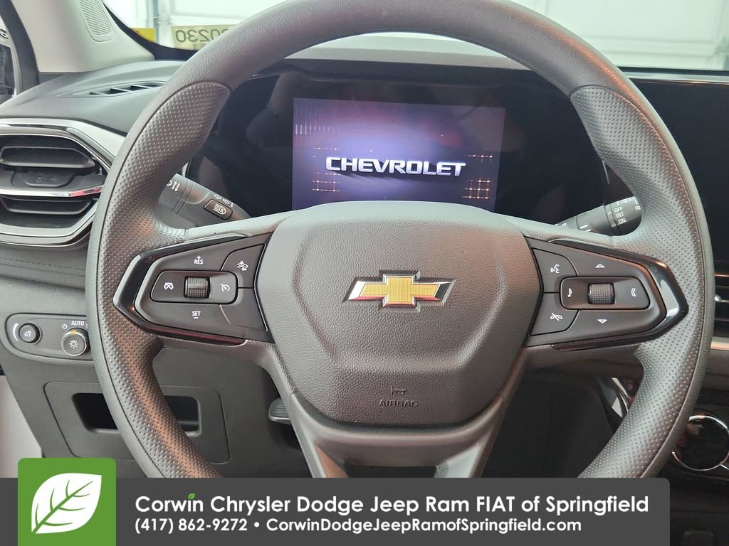 Used 2025 Chevrolet TrailBlazer LT AWD/4WD image 21
