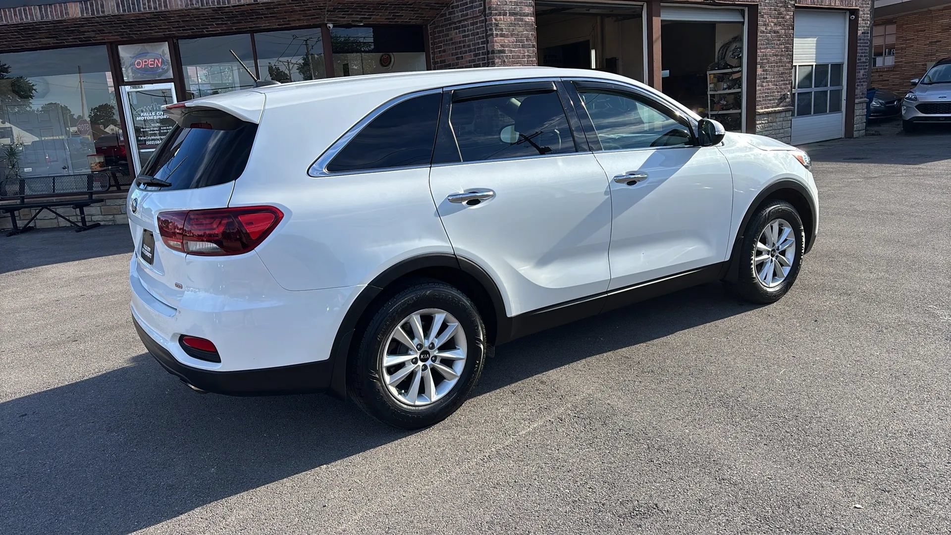 Used 2020 Kia Sorento L FWD image 17