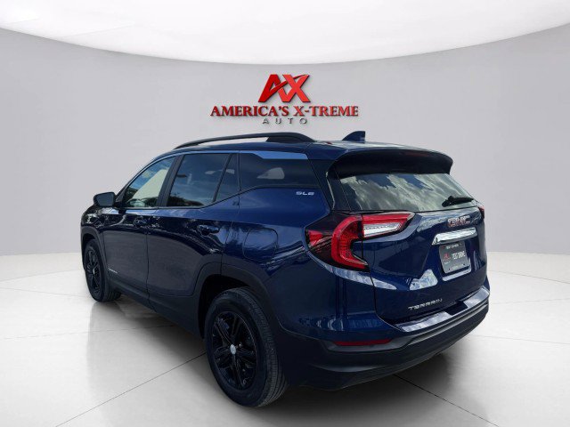 Used 2023 GMC Terrain SLE w/ Driver Convenience Package image 3