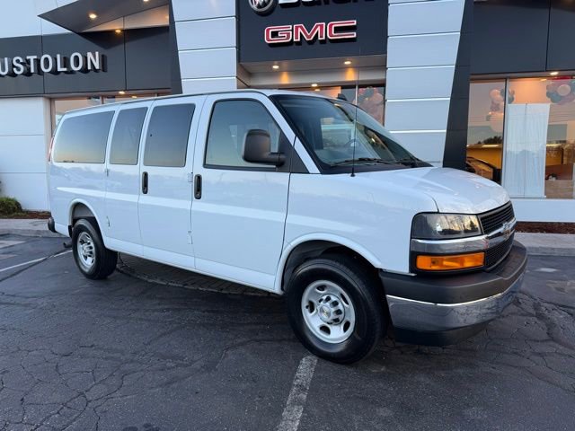 Used 2025 Chevrolet Express 3500 LS w/ Chrome Appearance Package video 3