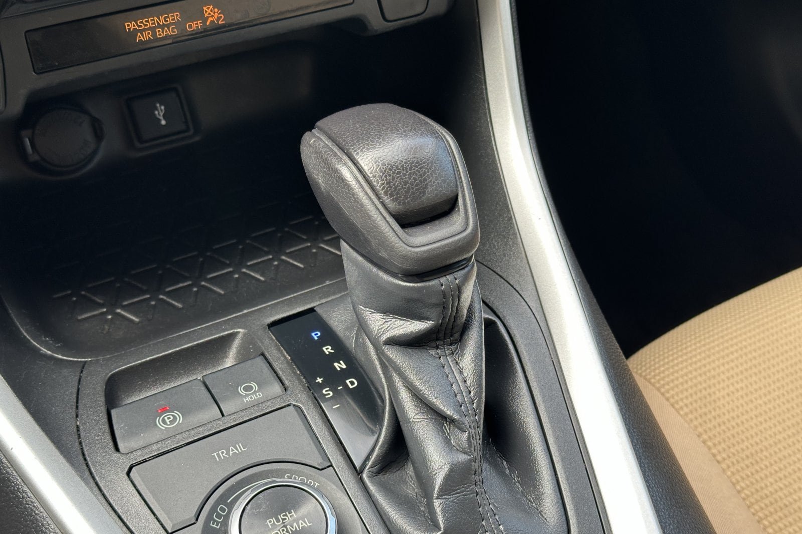 Certified 2021 Toyota RAV4 LE AWD/4WD image 25