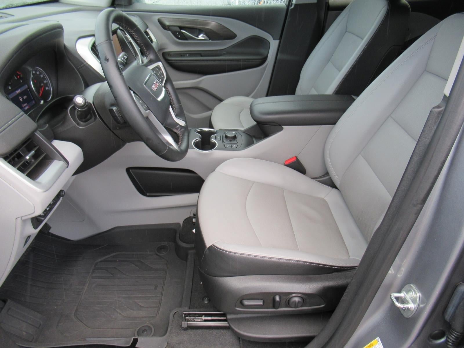 Used 2024 GMC Terrain SLT w/ Infotainment Package II FWD image 16