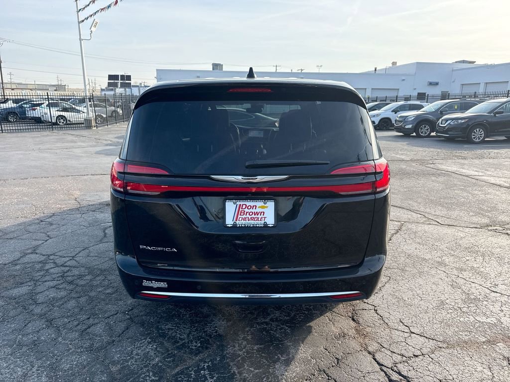 Used 2025 Chrysler Pacifica Select FWD image 26