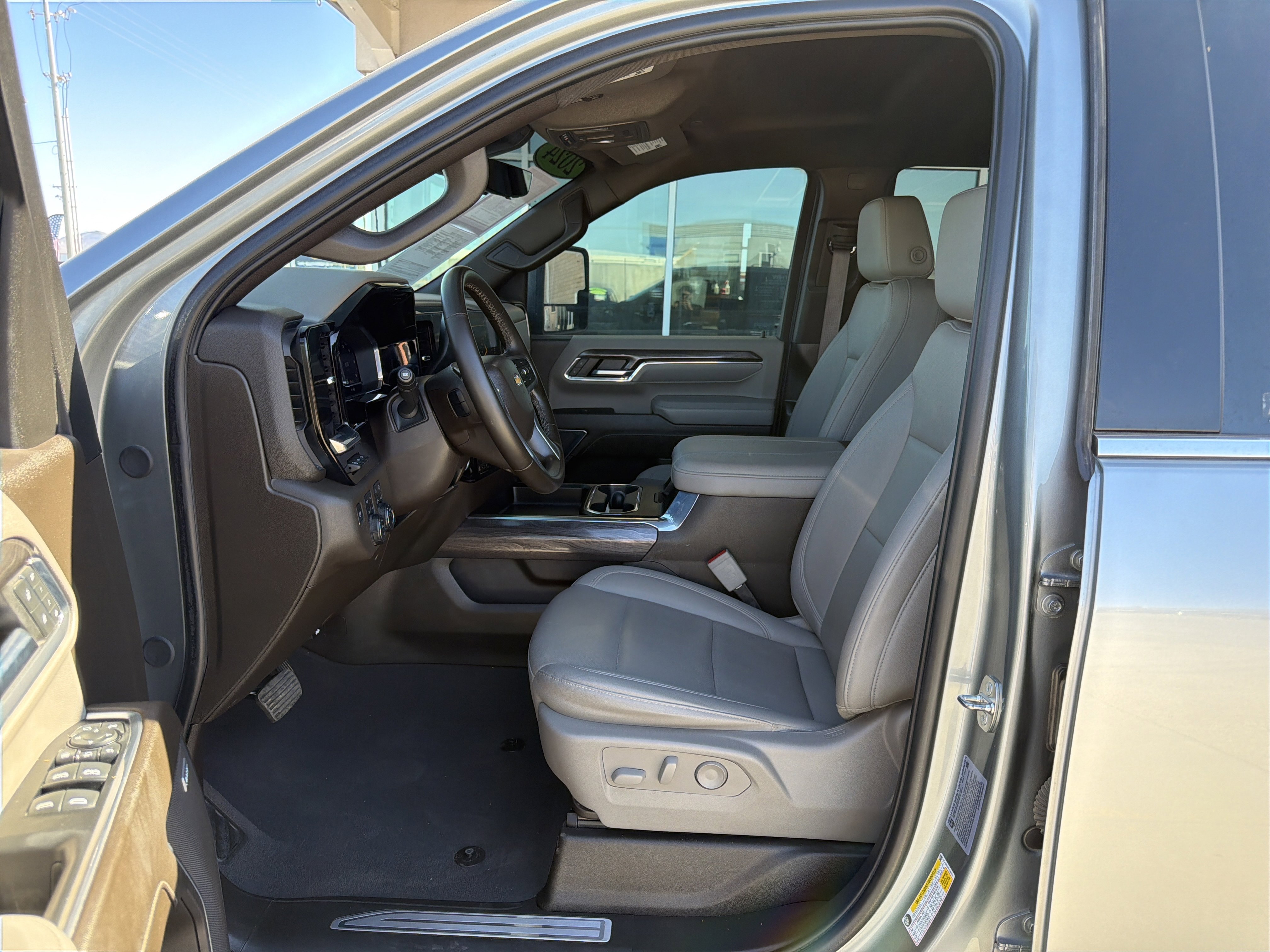 Used 2024 Chevrolet Silverado 2500 LTZ w/ LTZ Plus Package image 13