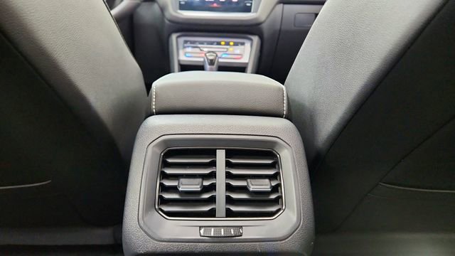 Used 2022 Volkswagen Tiguan SE R-Line image 54