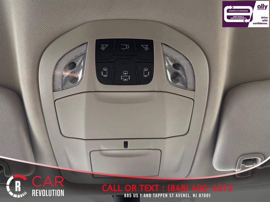 Used 2024 Chrysler Pacifica Limited FWD image 43