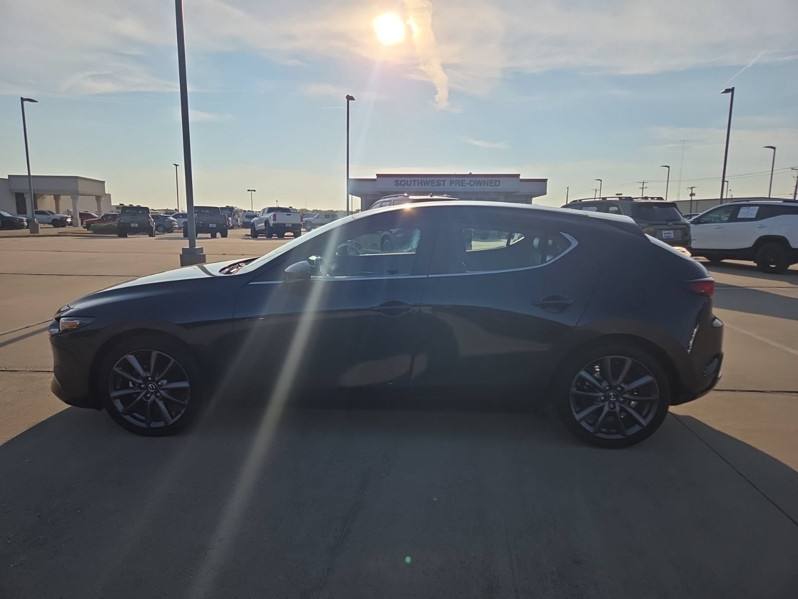 Used 2023 MAZDA MAZDA3 s FWD image 8