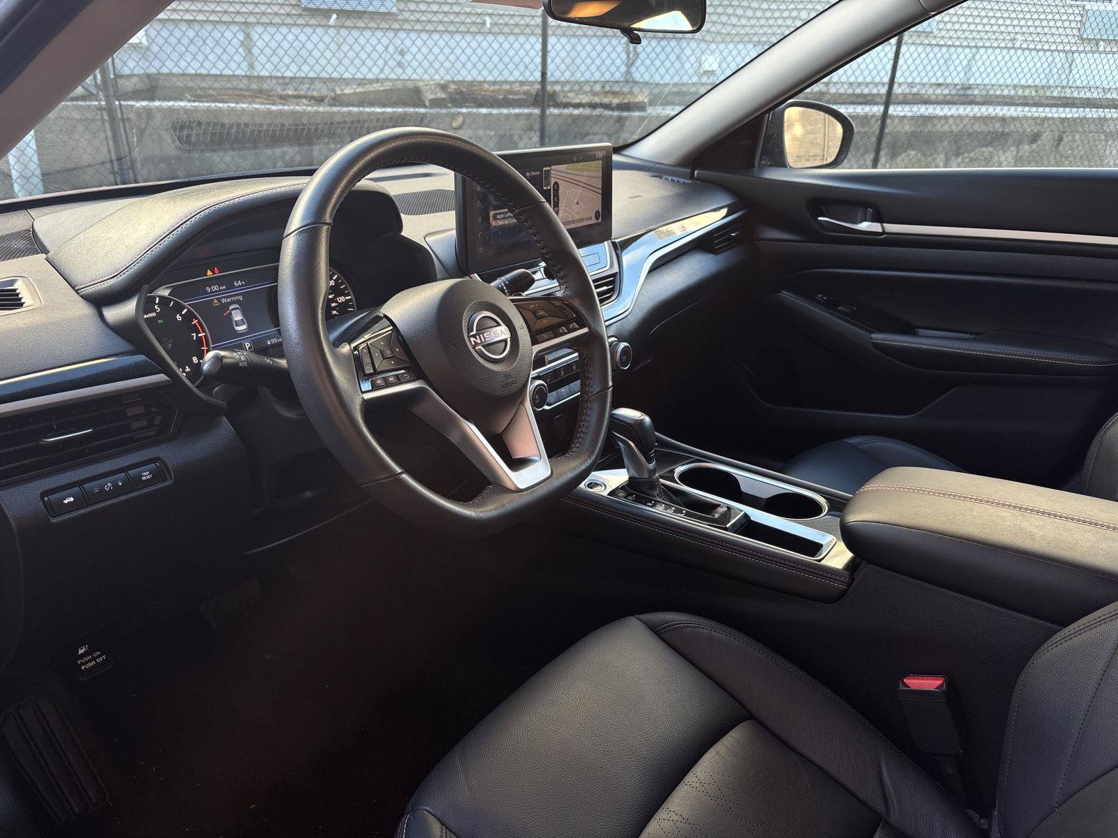 Used 2024 Nissan Altima 2.5 SR w/ SR Premium Package FWD image 9
