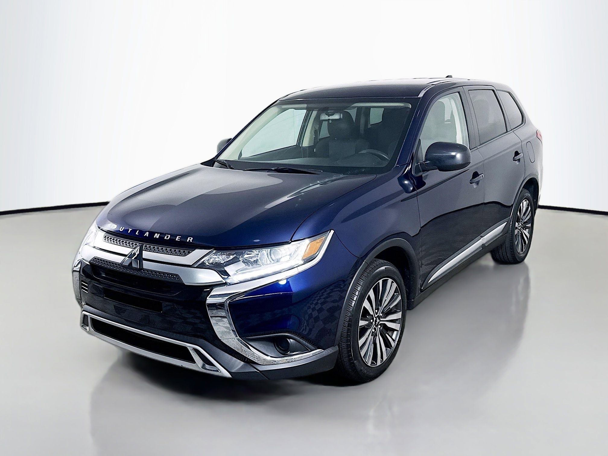 Used 2020 Mitsubishi Outlander ES FWD image 4