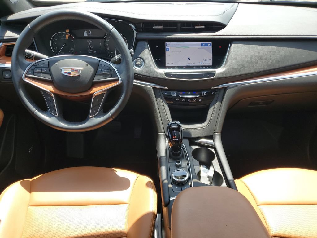 Certified 2024 Cadillac XT5 Premium Luxury w/ LPO, Floor Liner Package AWD/4WD image 23