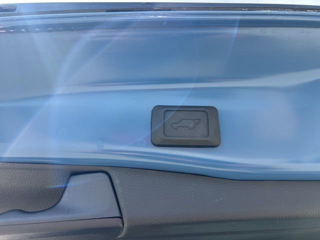 Used 2024 Toyota RAV4 SE w/ Convenience Package image 11