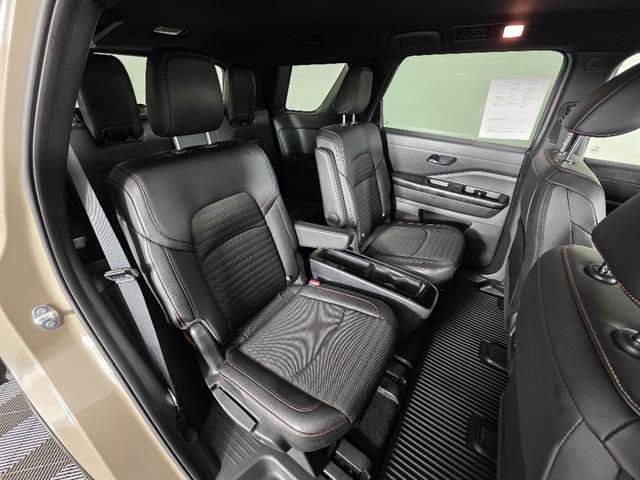 Used 2025 Nissan Pathfinder Rock Creek image 18