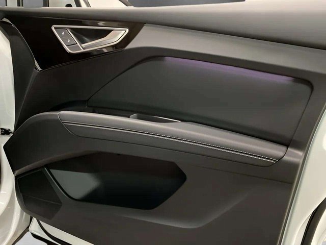 Used 2024 Audi Q4 e-tron Prestige image 83