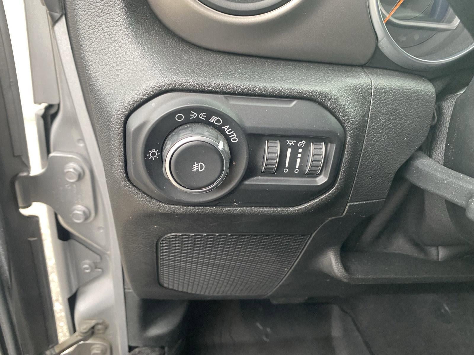Used 2018 Jeep Wrangler Sport AWD/4WD image 23