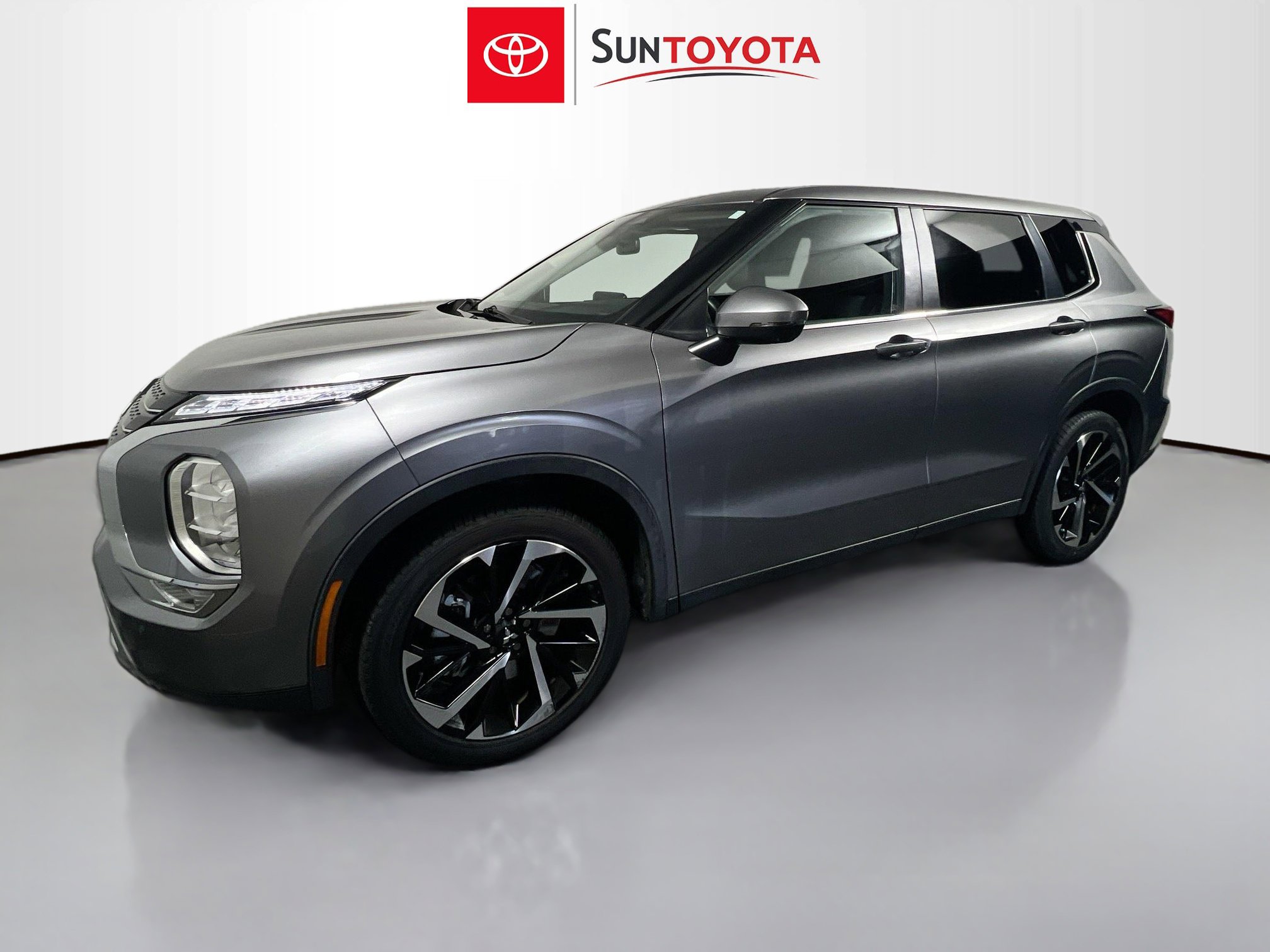 Used 2022 Mitsubishi Outlander SE image 9