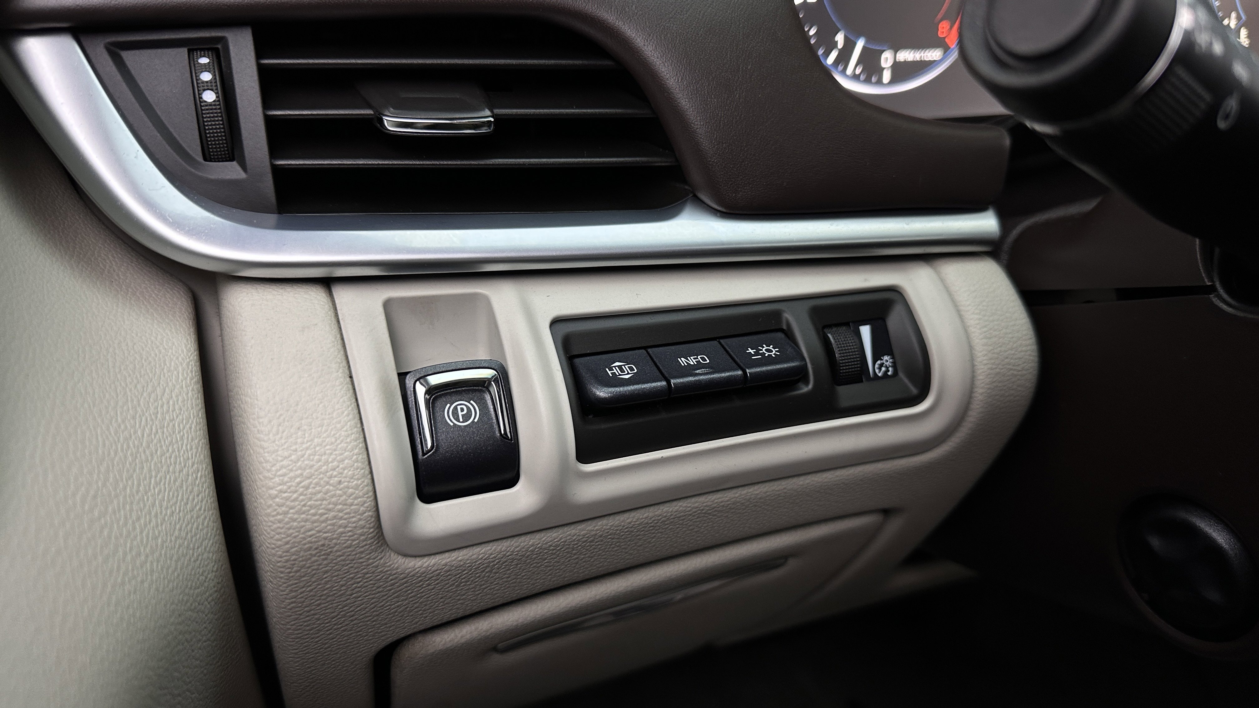 Used 2013 Cadillac XTS Platinum AWD/4WD image 21