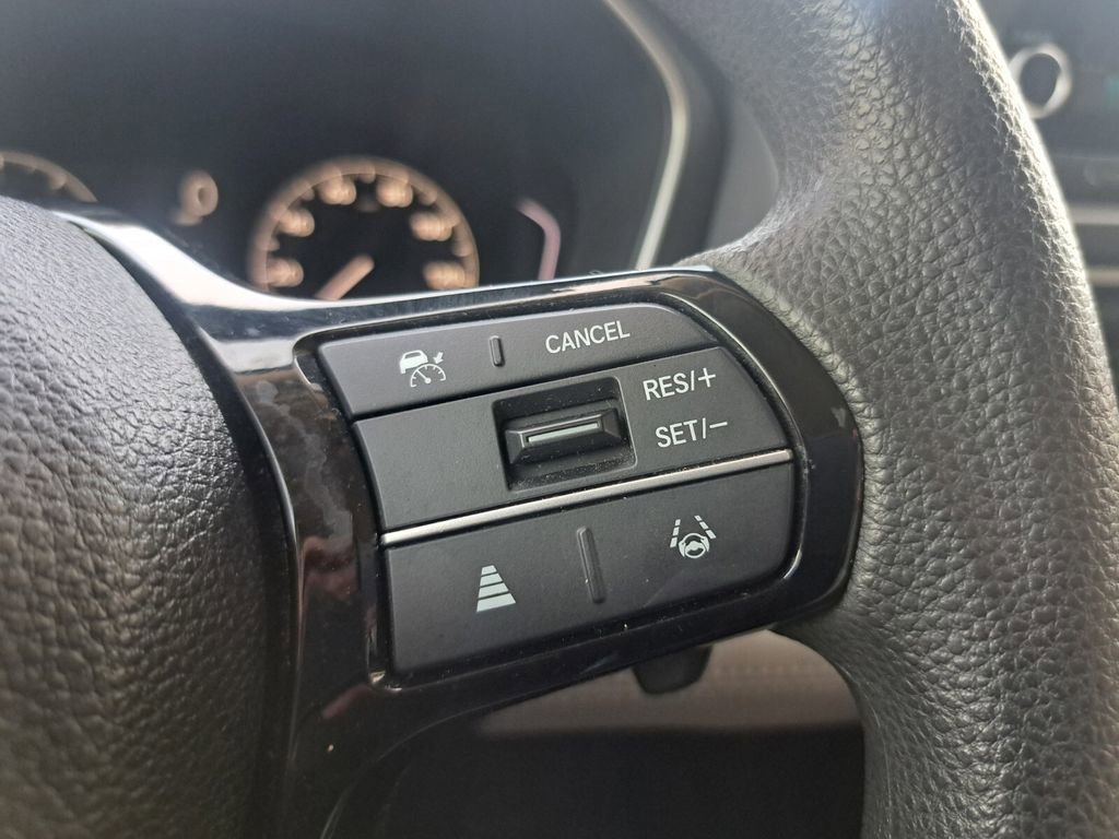 Used 2023 Honda Pilot LX image 13