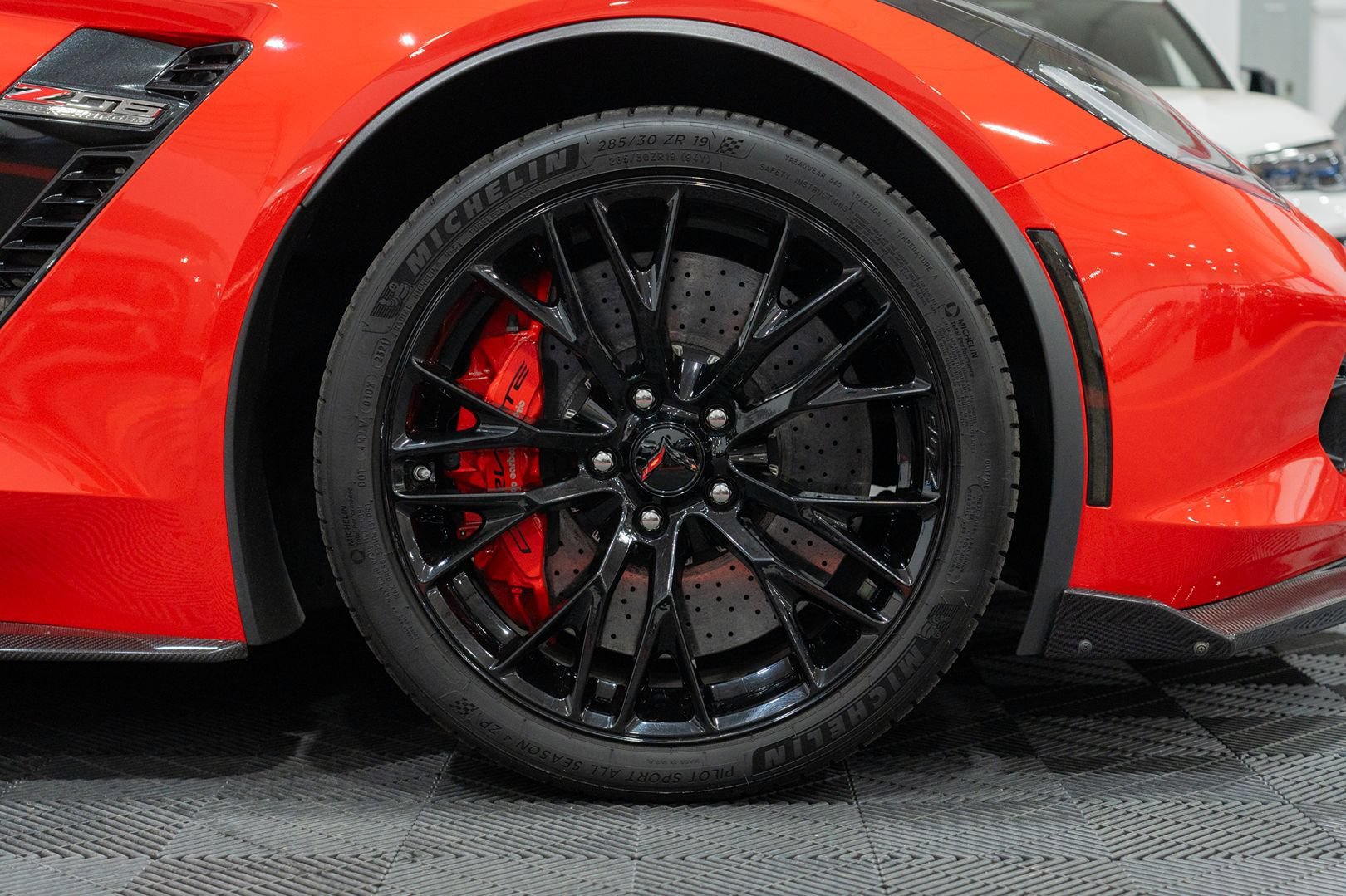 Used 2016 Chevrolet Corvette Z06 w/ 3LZ Preferred Equipment Group RWD image 14